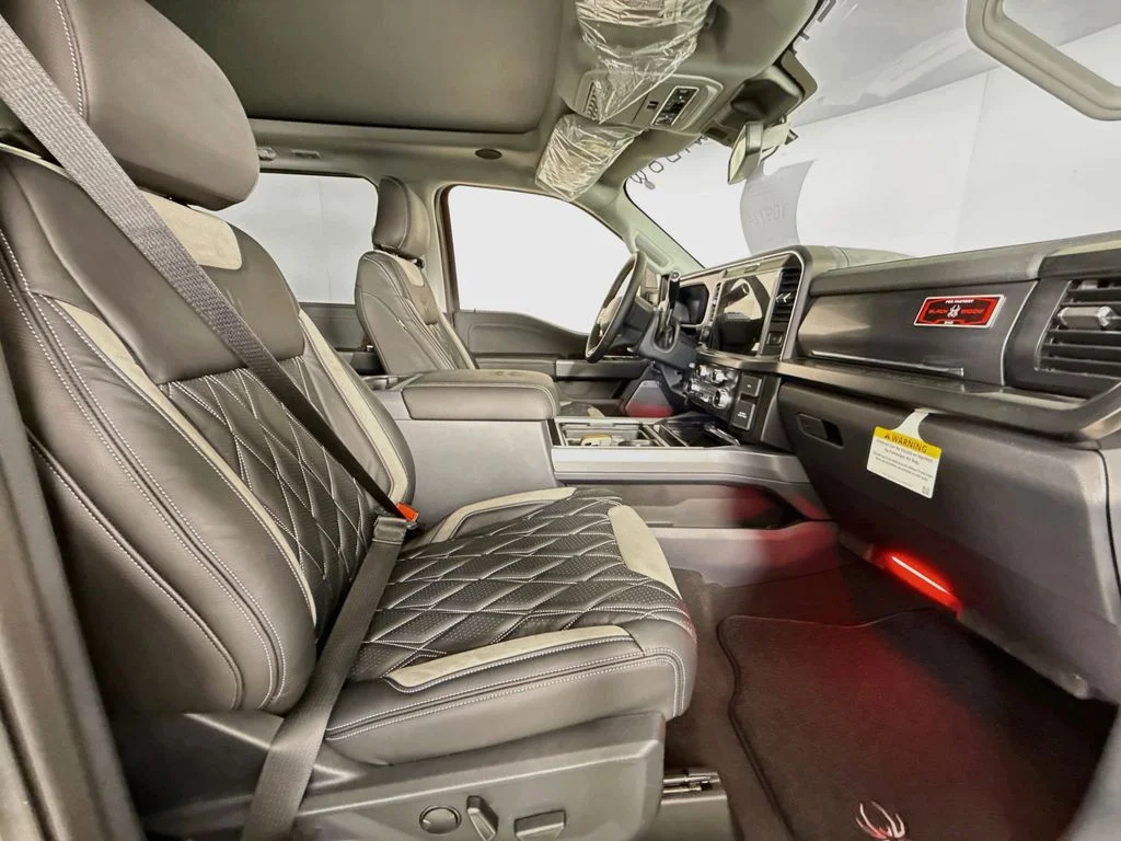 New 2026 Agate Black Metallic Ford F-250® Lariat® image 30