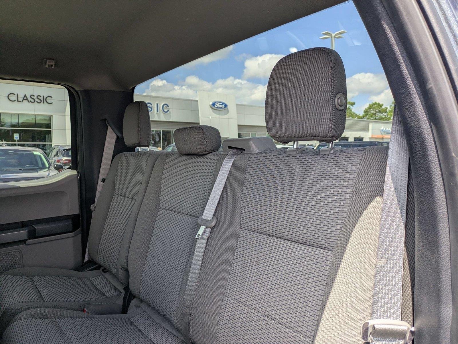 Used 2018 Magnetic Metallic Ford XLT image 31