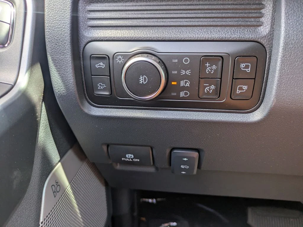New 2026 Carbonized Gray Metallic Ford Lariat image 28