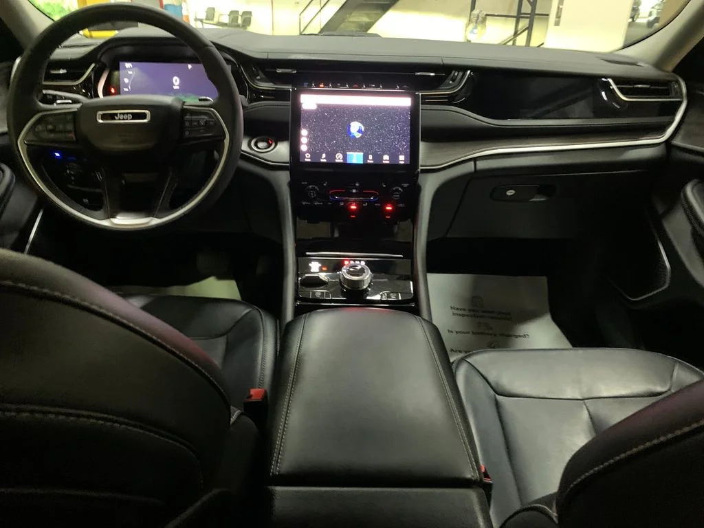 Used 2022 Silver Jeep 4xe image 16