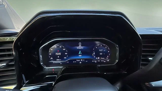 Used 2024 Lakeshore Blue Metallic Chevrolet LT (2FL) image 16