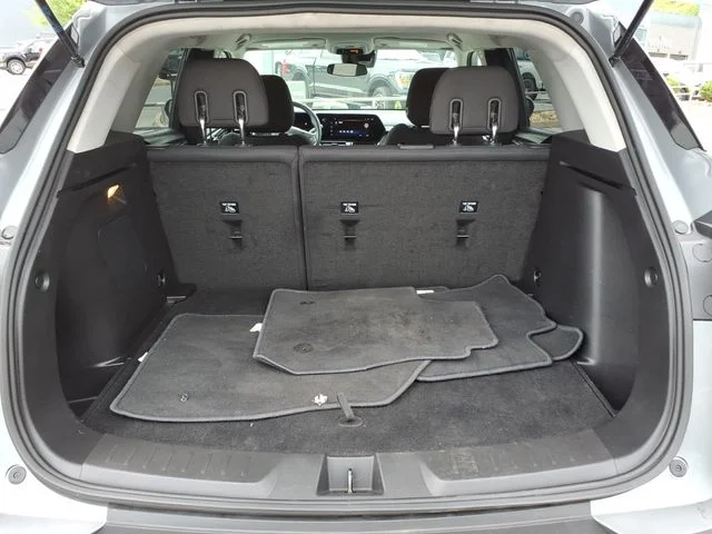 Used 2025 Gray Chevrolet LT image 8