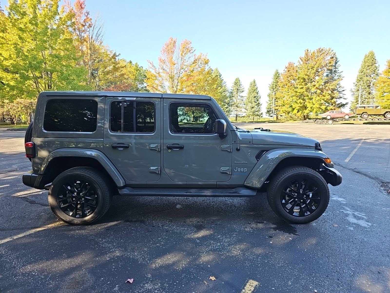 Certified Used 2023 Sting-Gray Clearcoat Jeep Sahara image 6