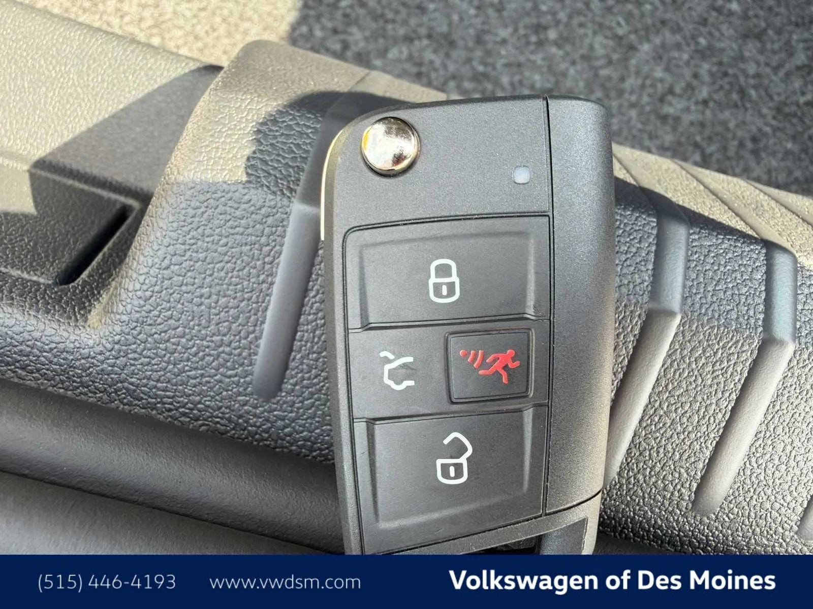 New 2026 Platinum Gray Metallic Volkswagen S image 19