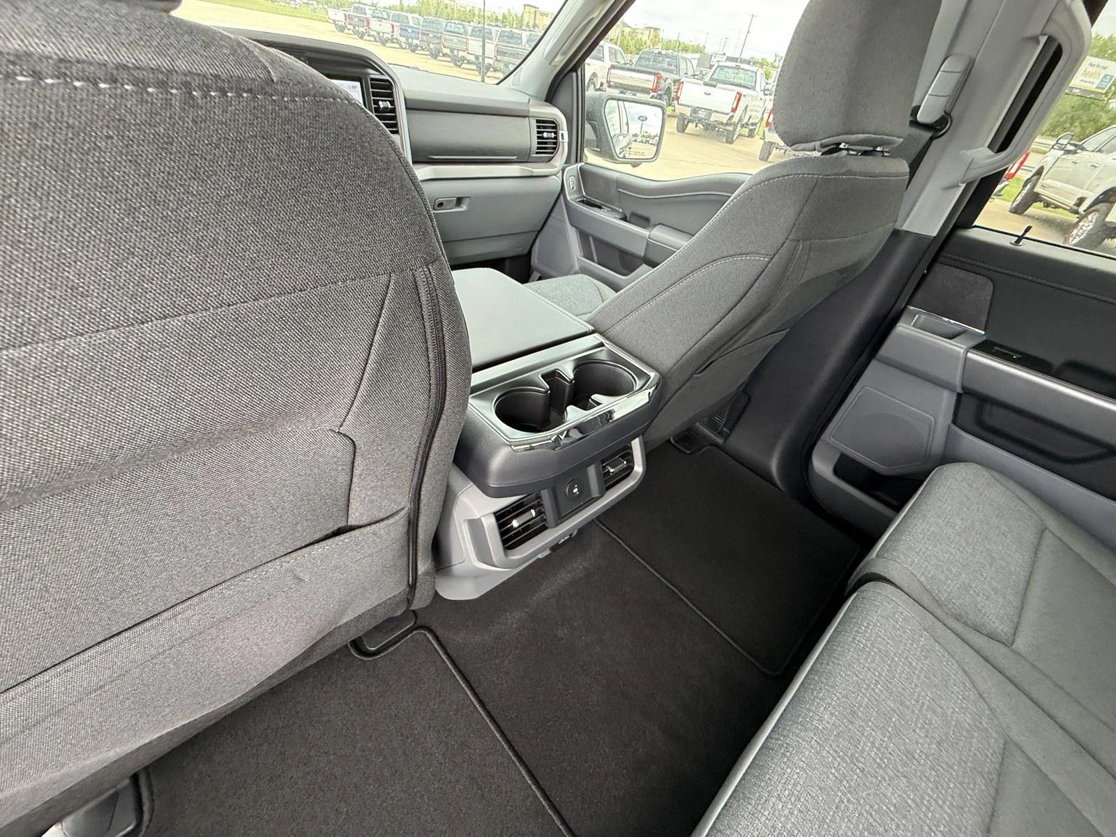 New 2026 Agate Black Ford XLT image 26