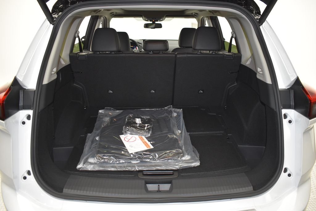 New 2026 Everest White Pearl TriCoat / Super Black Two-tone Nissan Platinum image 41