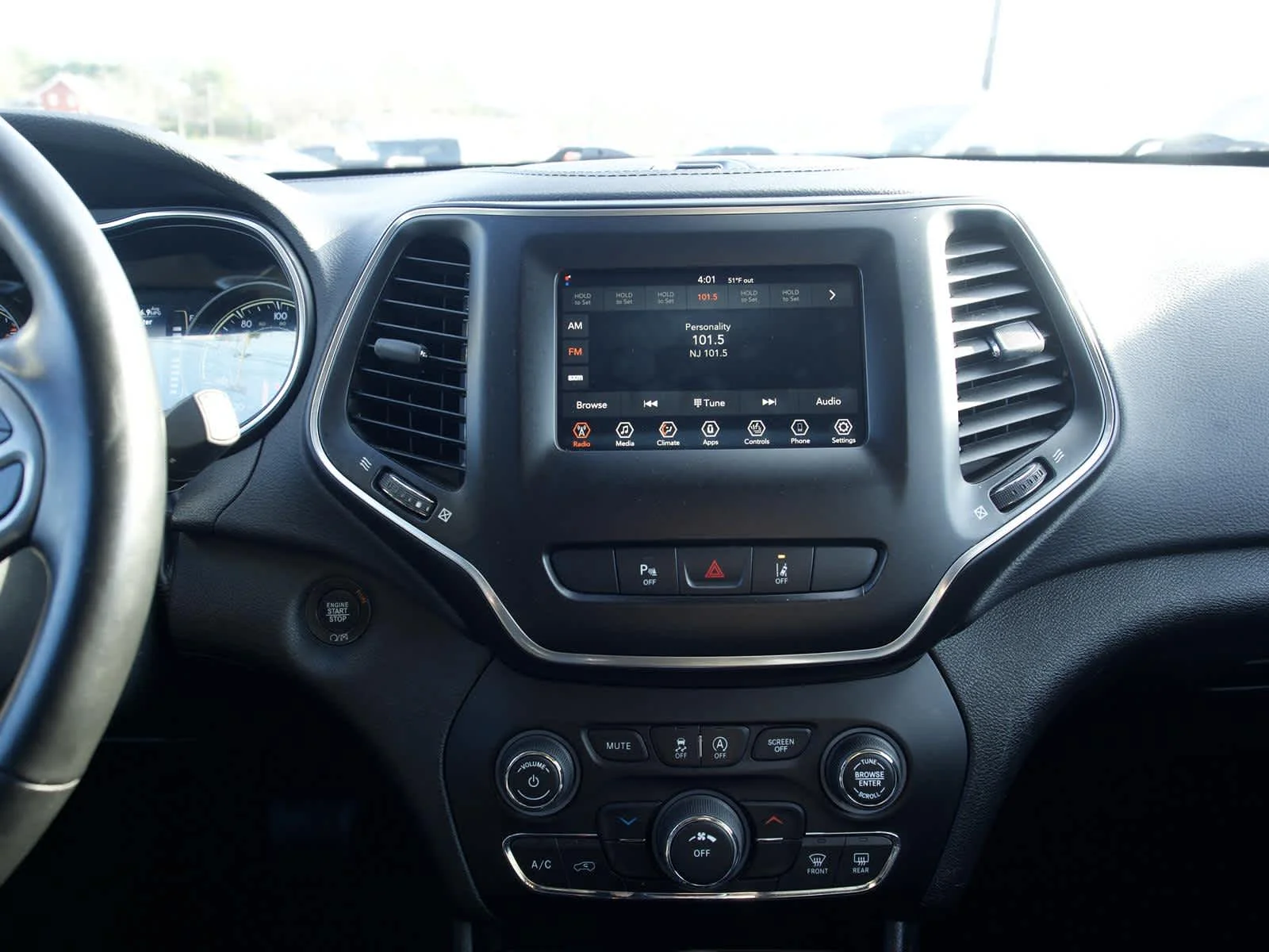 2021 Jeep Cherokee Latitude Lux - Photo 12