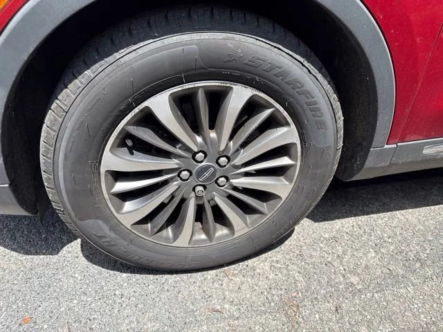 Used 2020 Red Lincoln Standard image 7