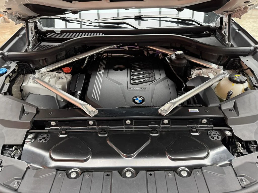 Used 2022 White BMW xDrive40i image 30
