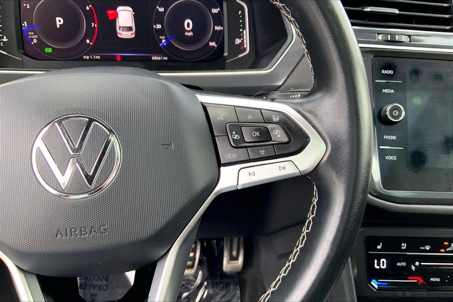 Used 2023 Platinum Gray Metallic Volkswagen SEL R-Line image 25