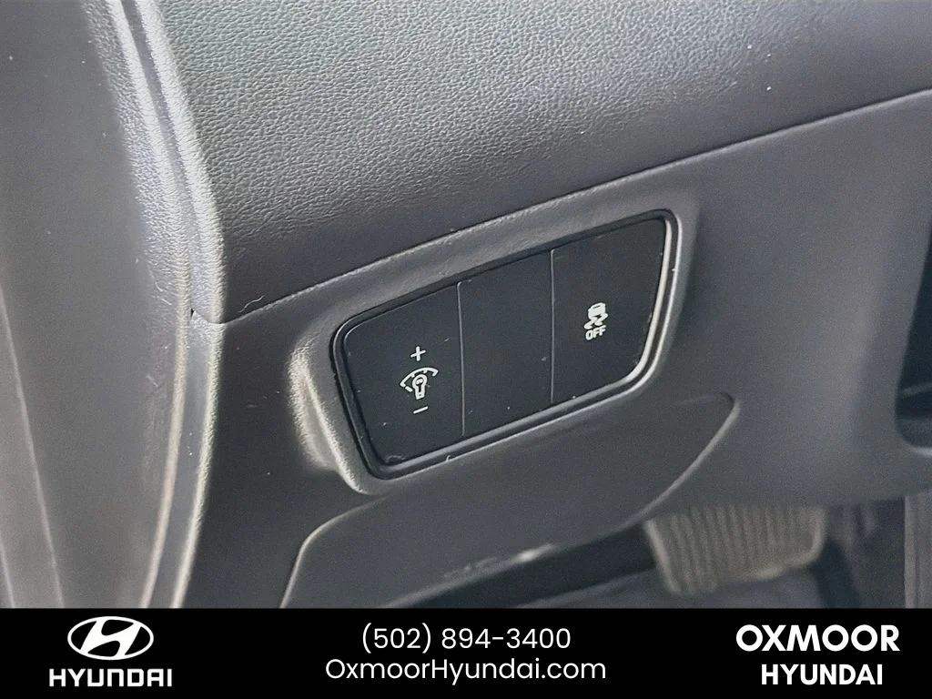 Used 2022 Phantom Black Hyundai SEL image 10