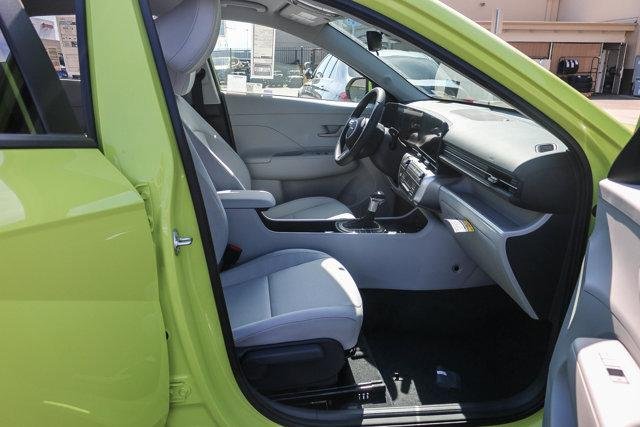 2025 Hyundai Kona SEL - Photo 16