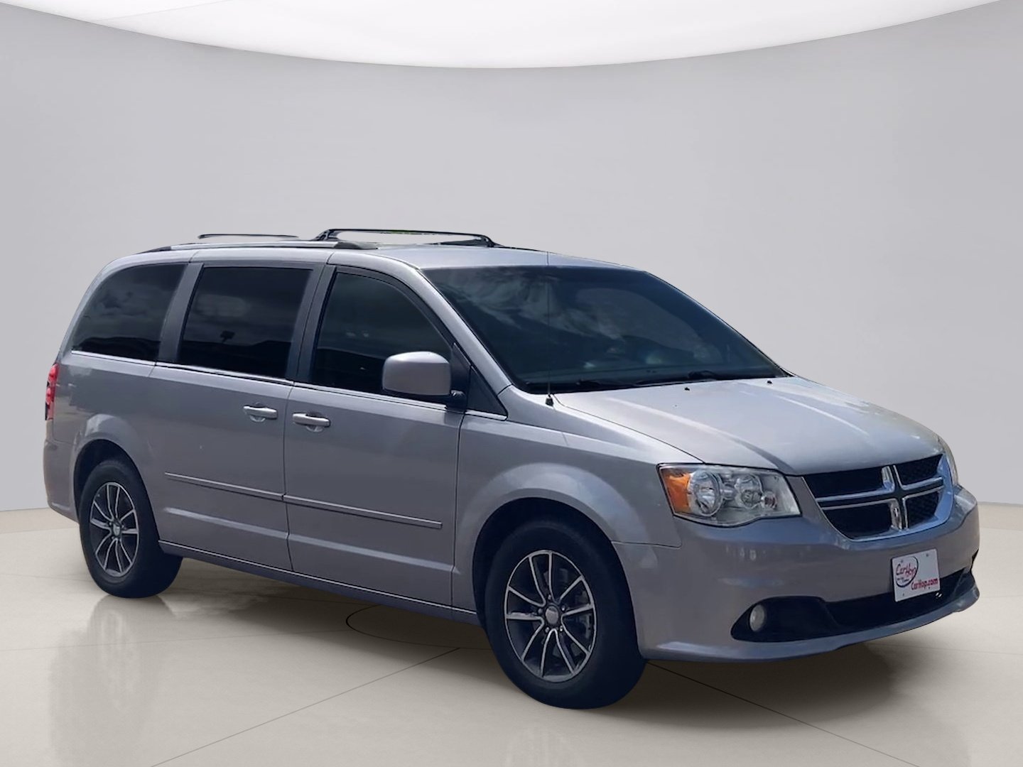 Used 2017 Silver Dodge SXT image 7