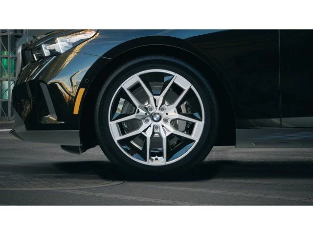 New 2027 Black Sapphire Metallic BMW 530i xDrive image 7