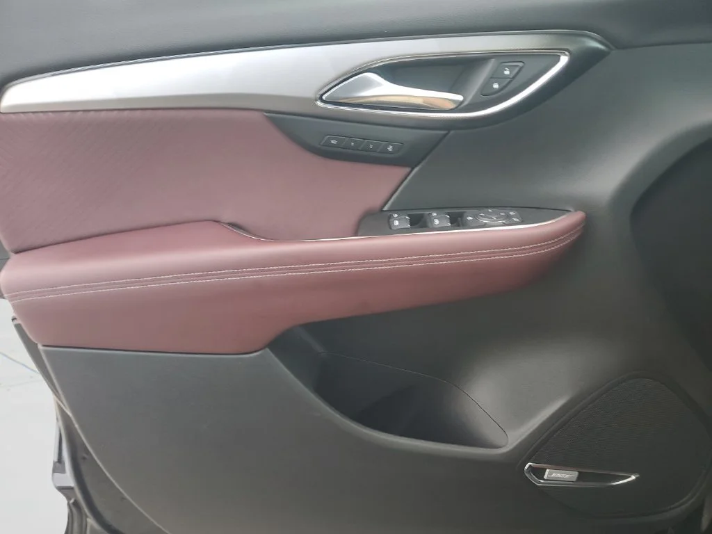 Used 2025 Ebony Twilight Metallic Buick Sport Touring image 21