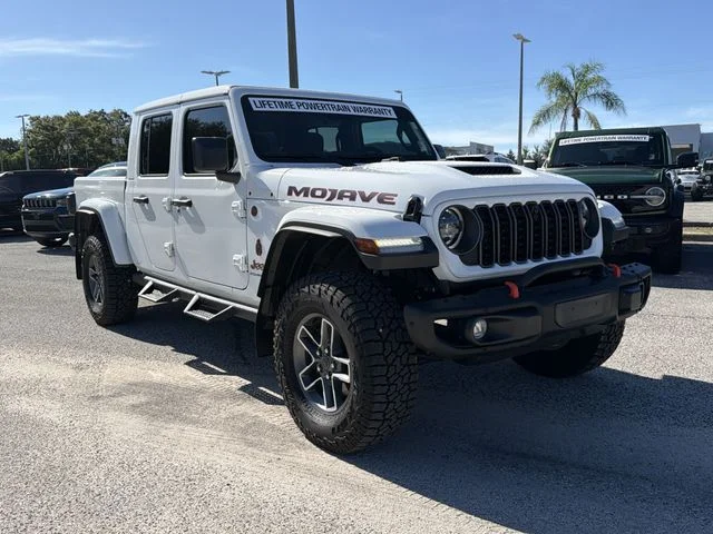 Used 2025 White Jeep Mojave image 2