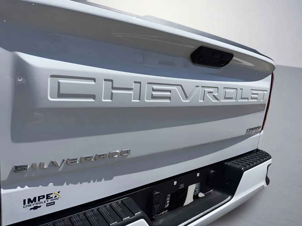 Used 2024 Summit White Chevrolet Custom image 33