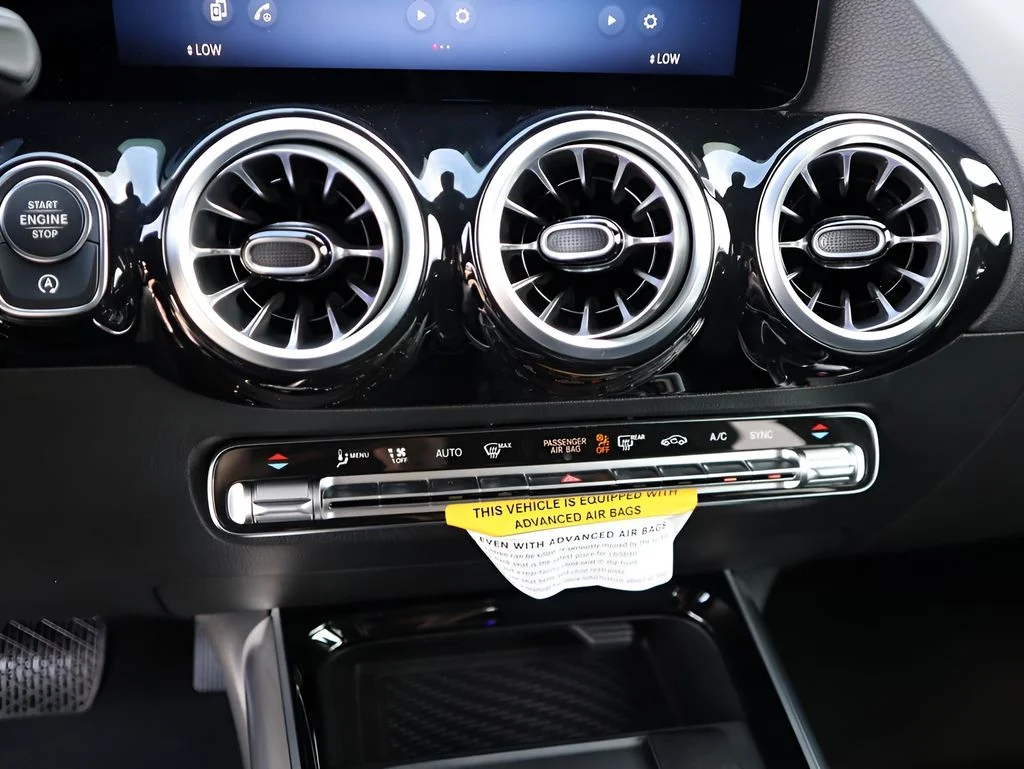 Used 2026 Cosmos Black Metallic Mercedes-Benz GLA 250 image 40