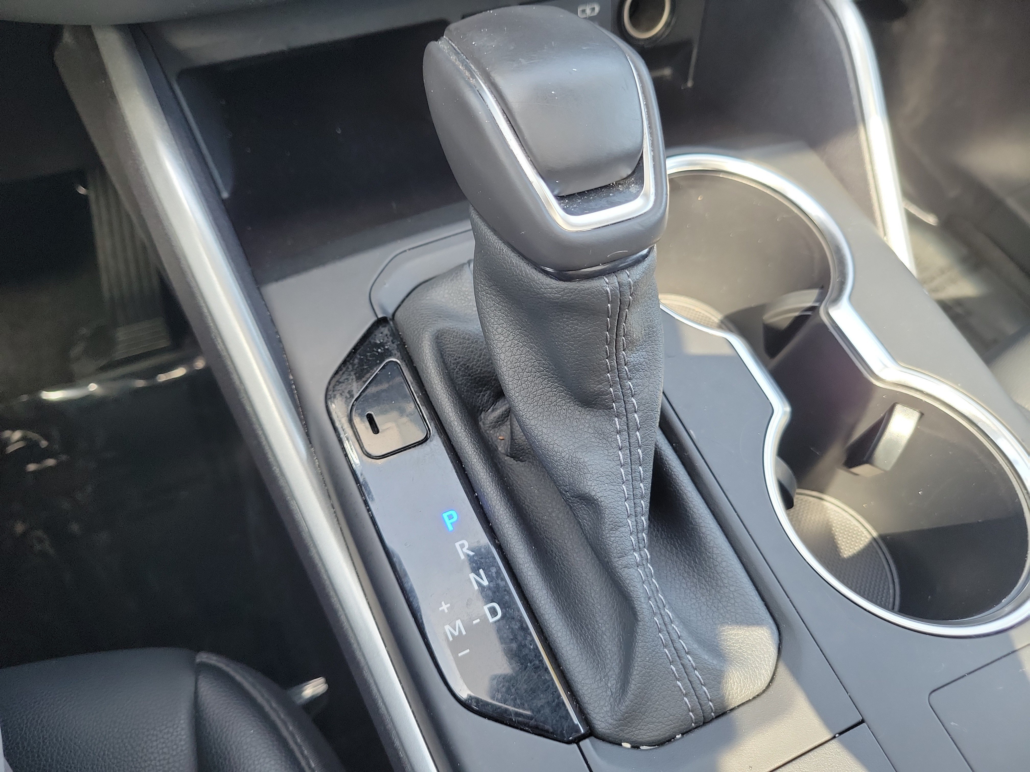 Certified Used 2024 Pearl Toyota LE image 32