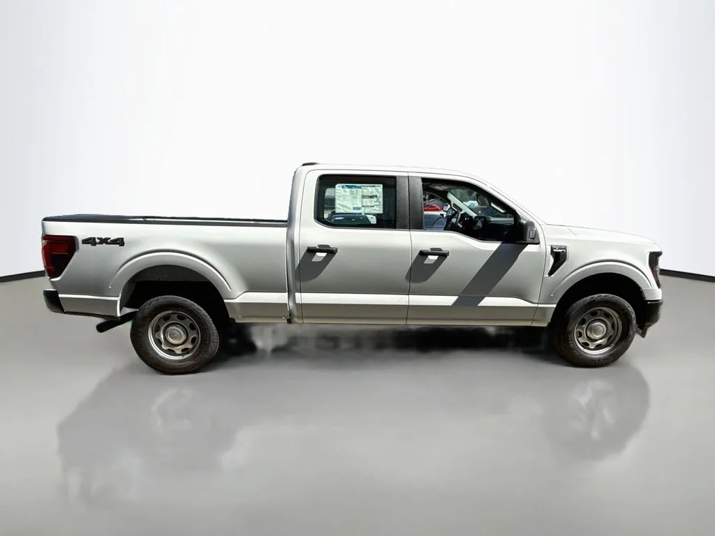 New 2026 Oxford White Ford XL image 8