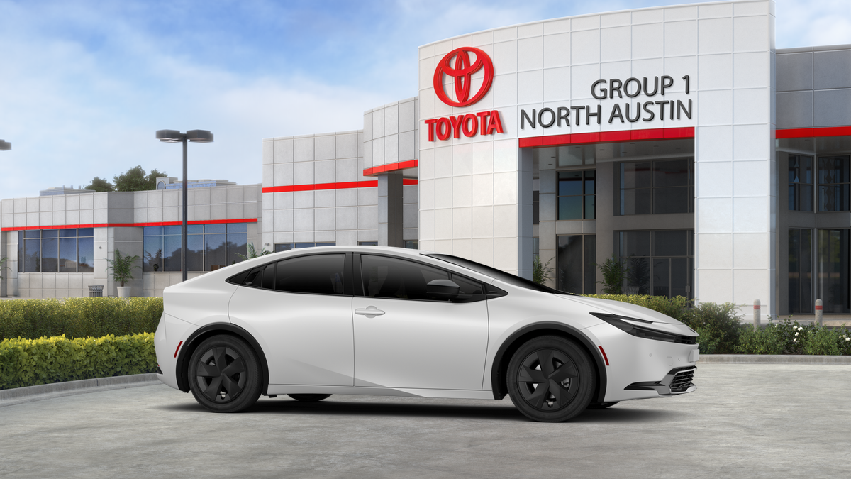 New 2025 Wind Chill Pearl Toyota LE image 13