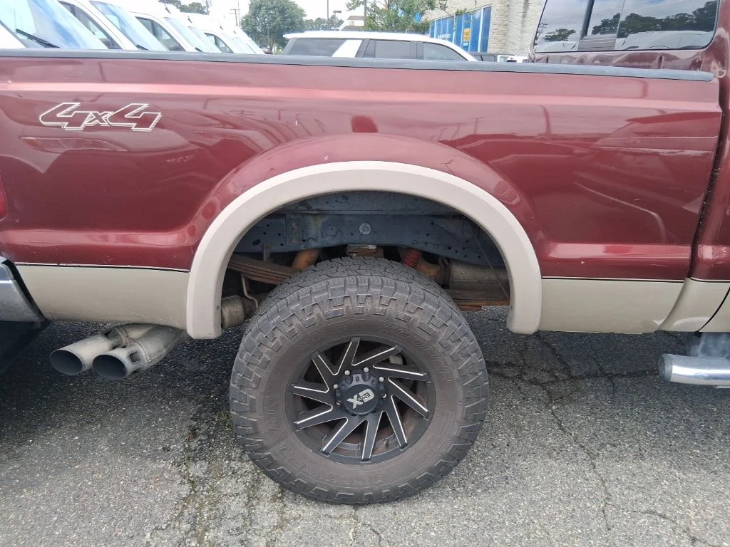 Used 2010  Ford  image 5