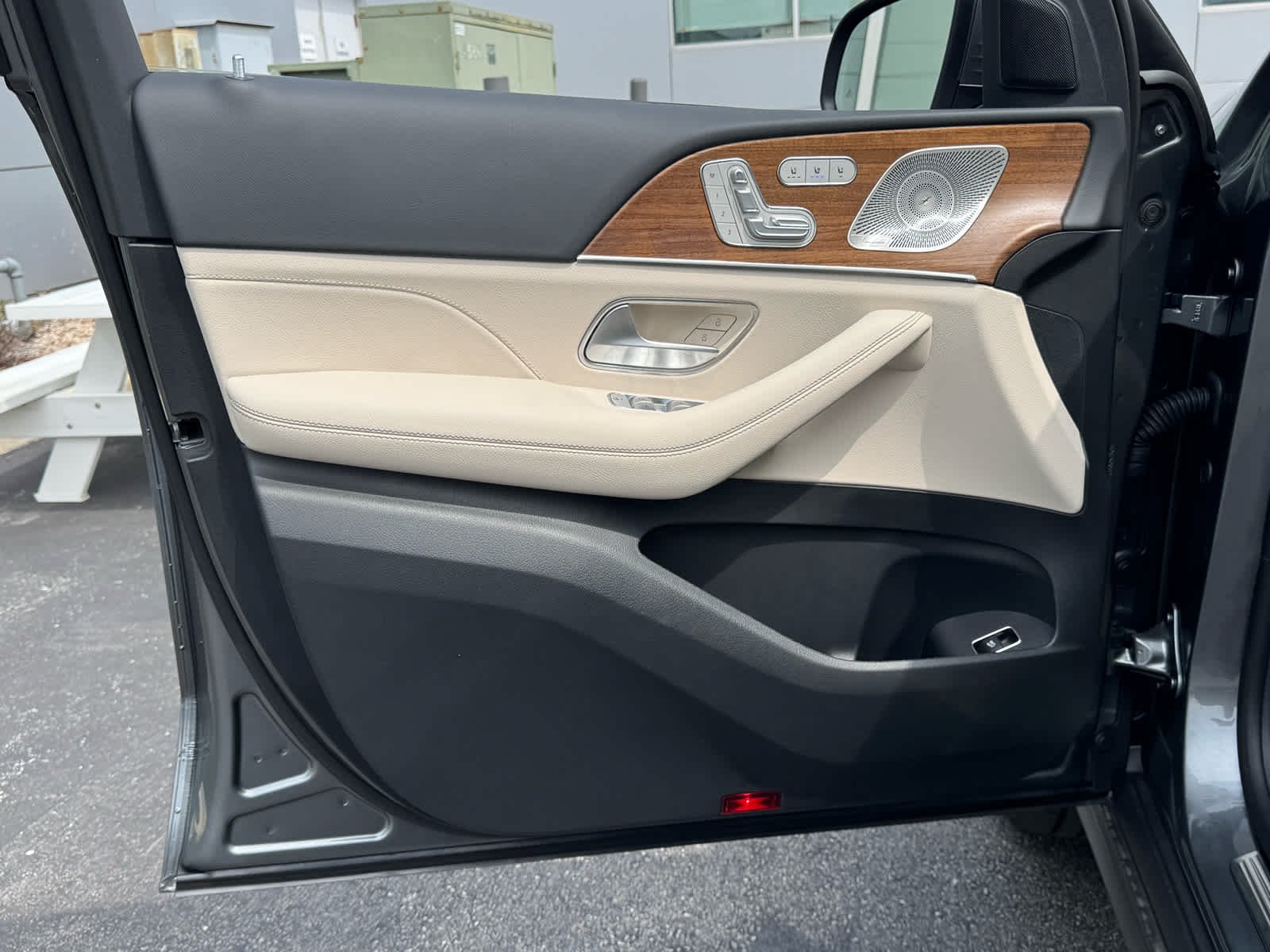 New 2026 Selenite Grey Metallic Mercedes-Benz GLS 450 image 17