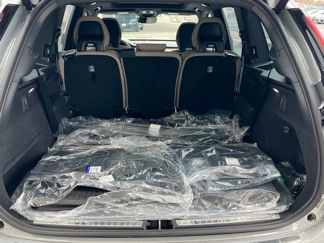2026 Volvo XC90 Plus - Photo 24