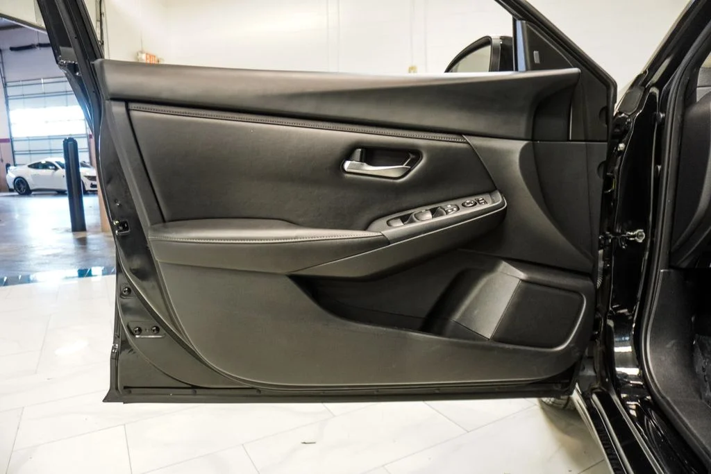 Used 2023 Black Nissan S image 17