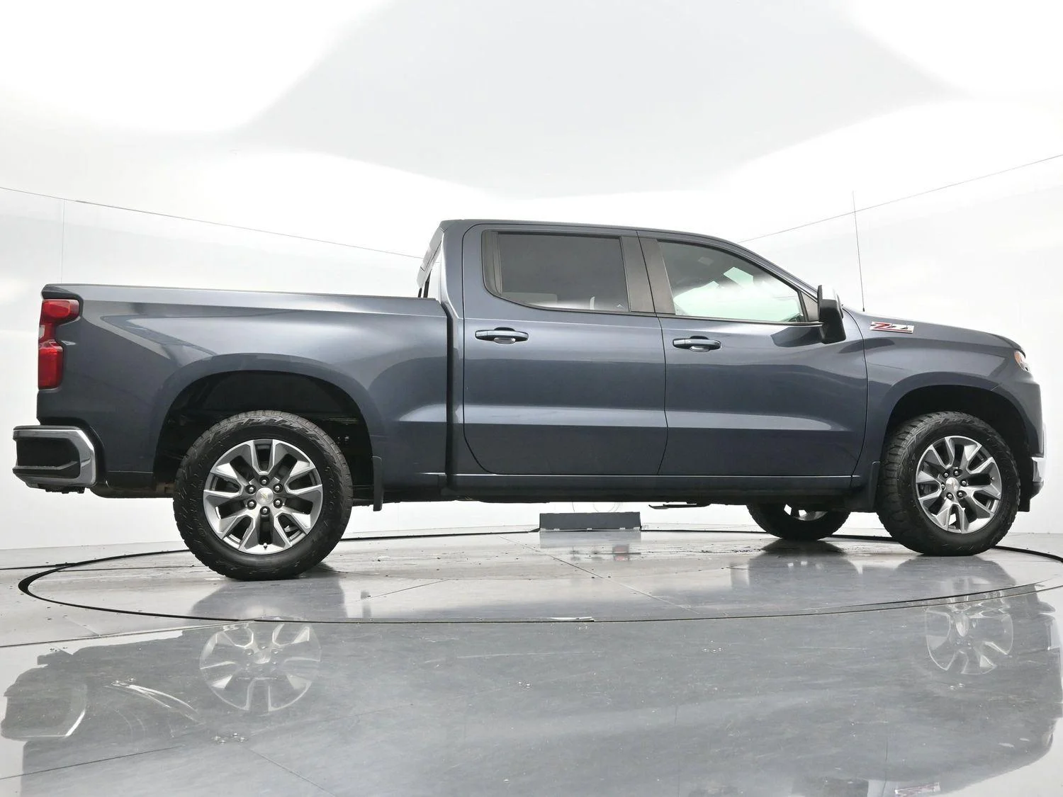 Used 2021 Shadow Gray Metallic Chevrolet LT image 52