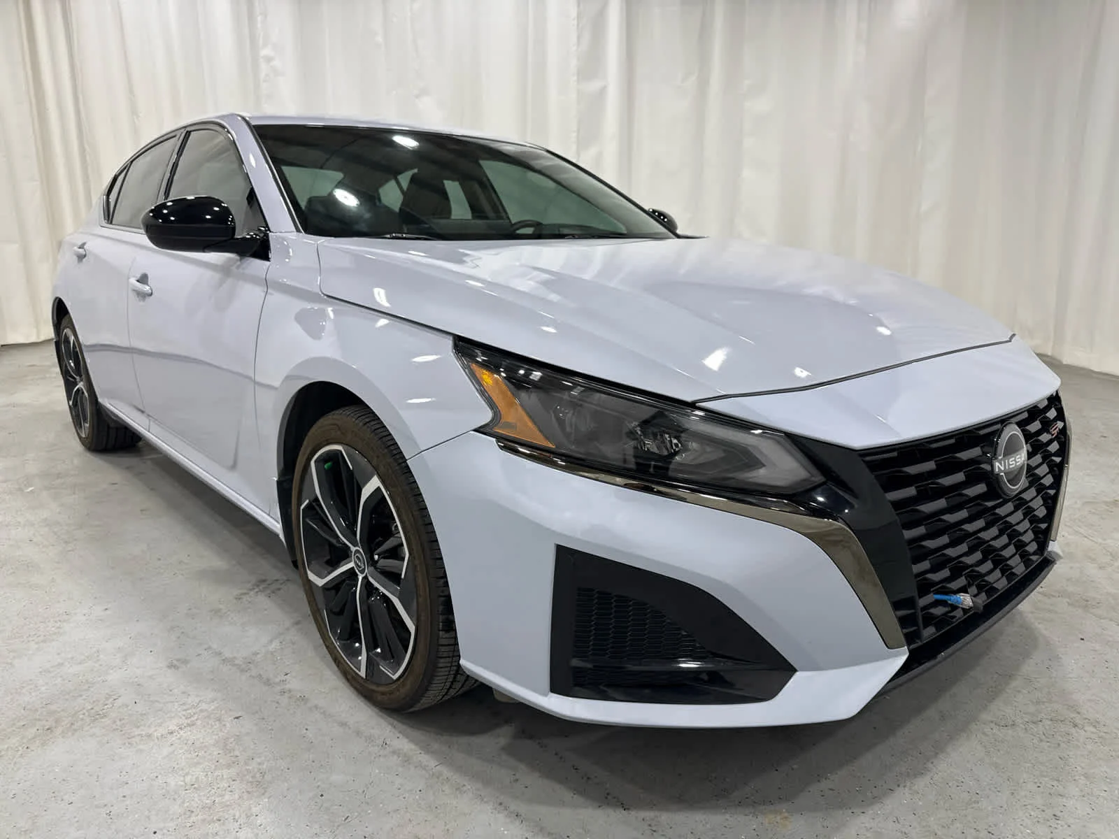 Used 2024 Gray Nissan SR Intelligent AWD image 7