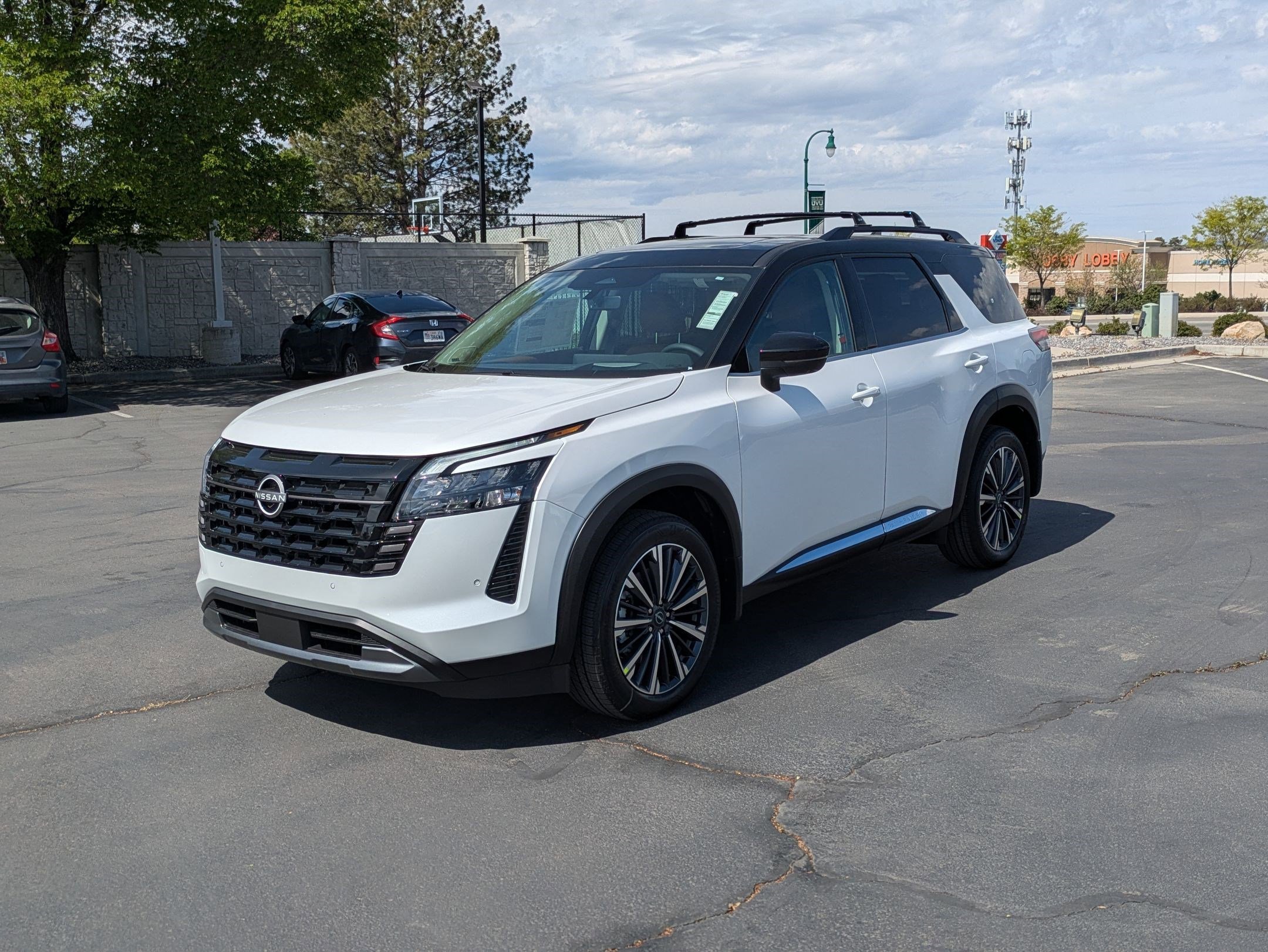 New 2026 Everest White Pearl Tricoat/Super Black Nissan Platinum image 8