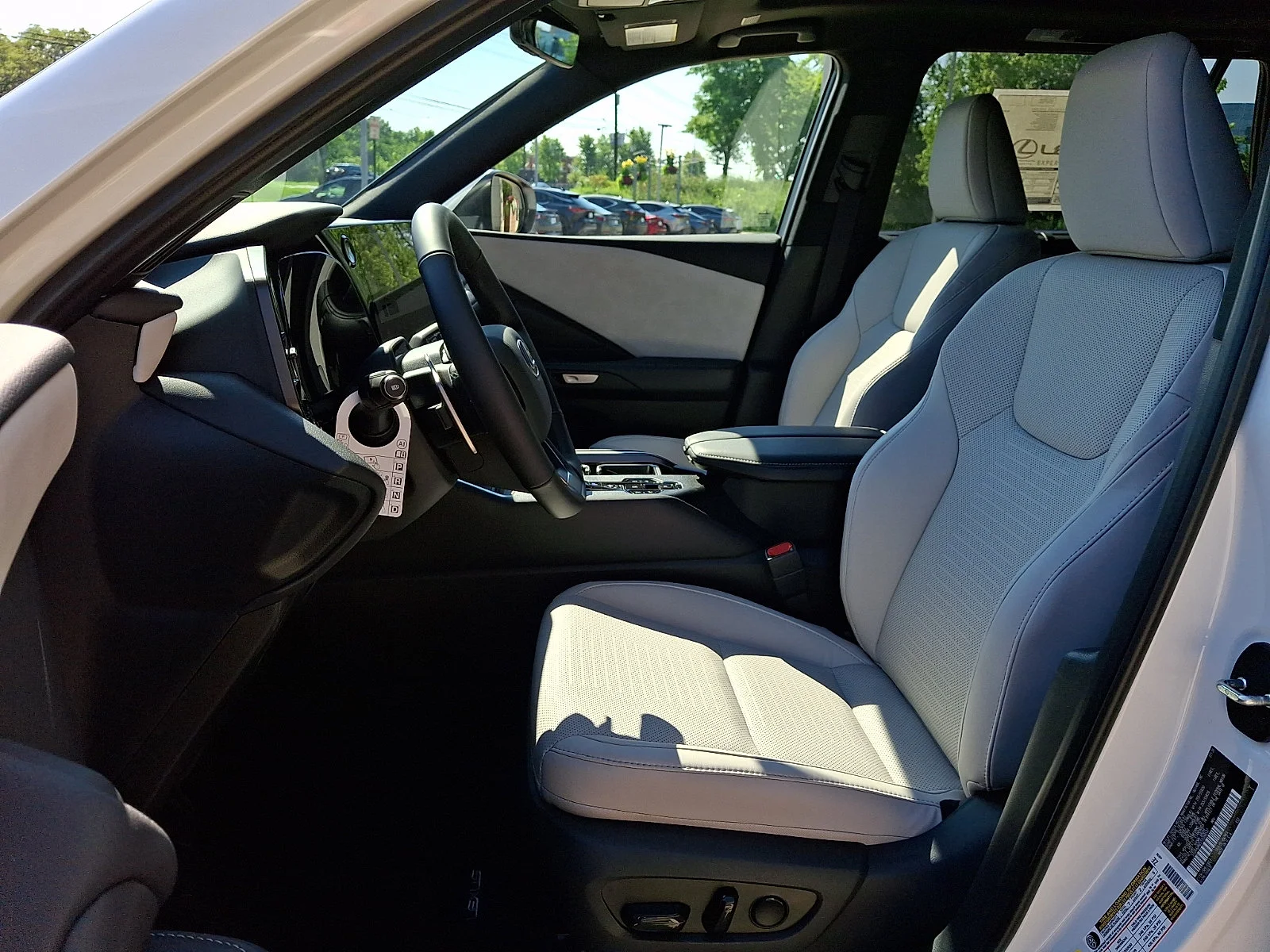 New 2026 Wind Chill Pearl Lexus  image 10