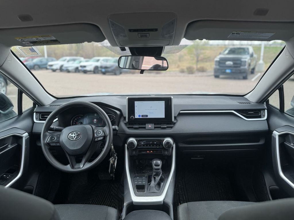 2023 Toyota RAV4 LE - Photo 14
