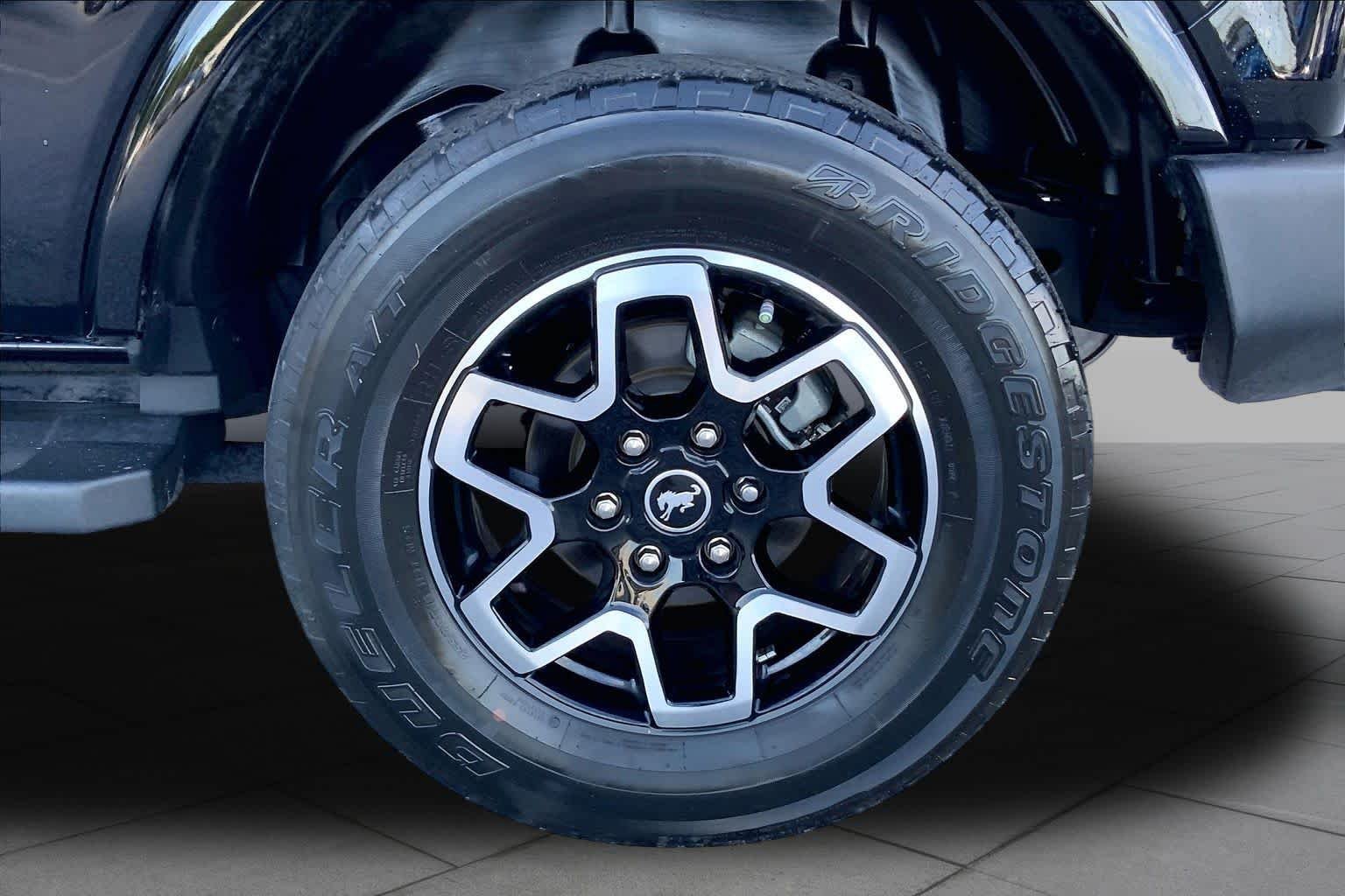 Used 2022 Shadow Black Ford Outer Banks image 10