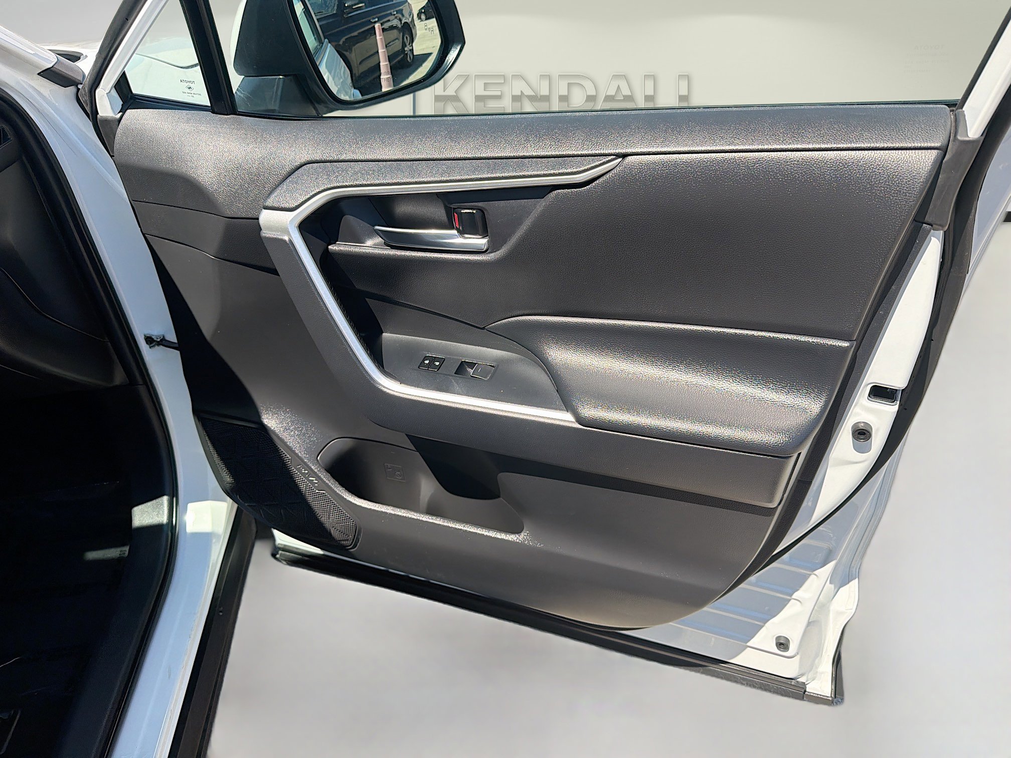 Used 2024 Ice Toyota XLE image 30