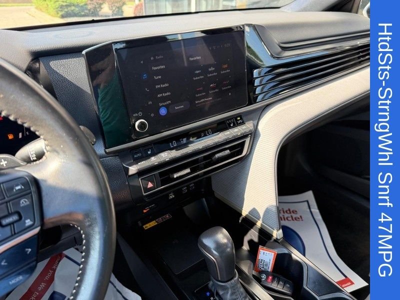 Used 2025 Ice Toyota SE image 25