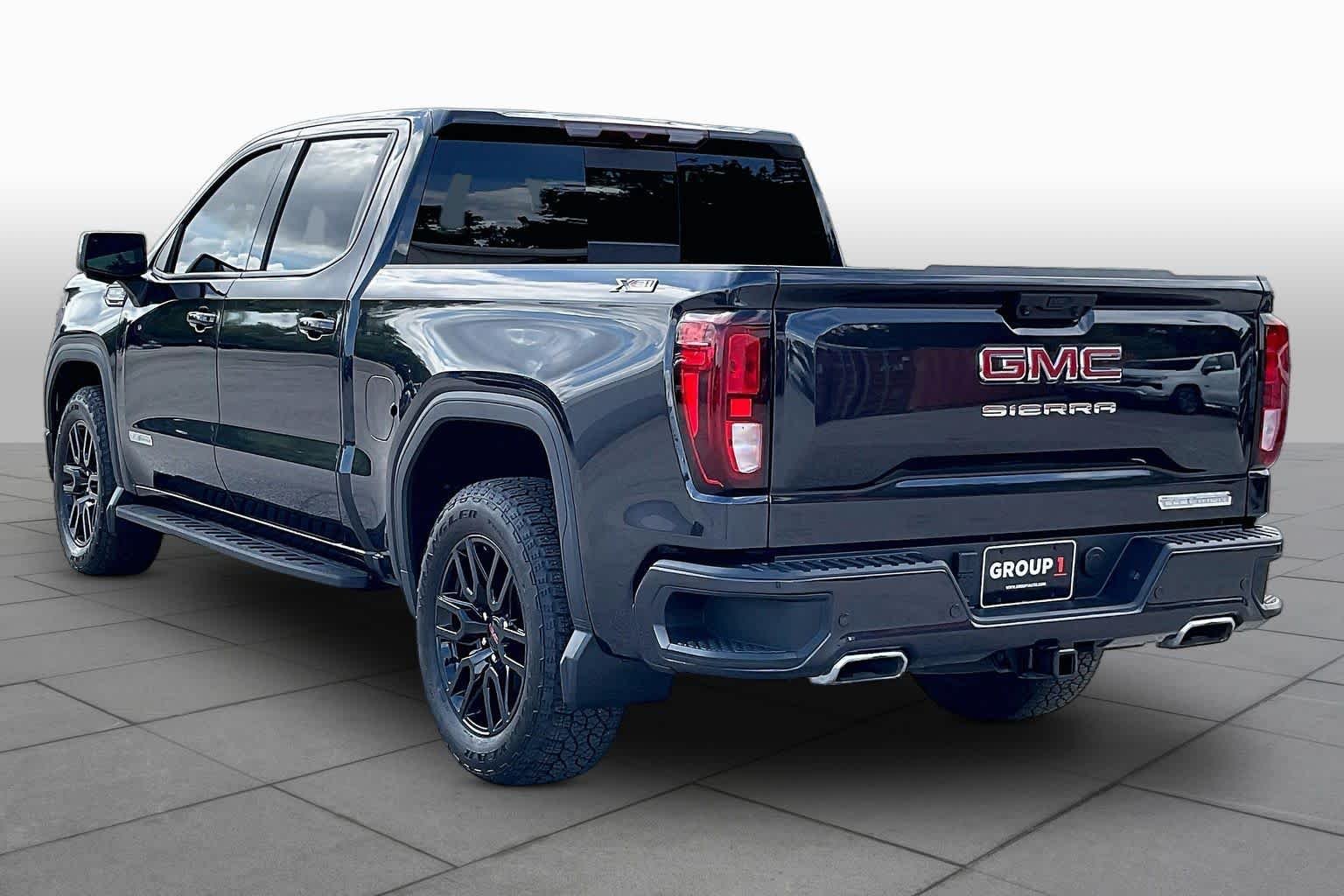 Used 2025 Downpour Metallic GMC Elevation image 12