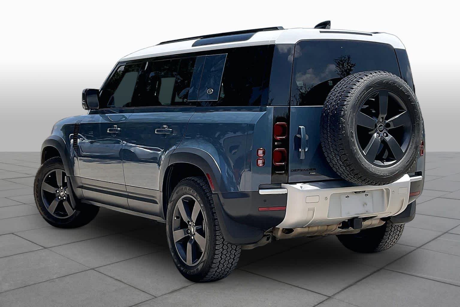 Used 2021 Tasman Blue Metallic Land Rover SE image 12