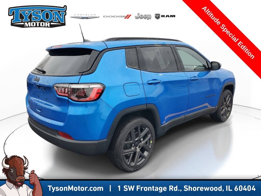 New 2026 Hydro Blue Pearlcoat Jeep Latitude image 4
