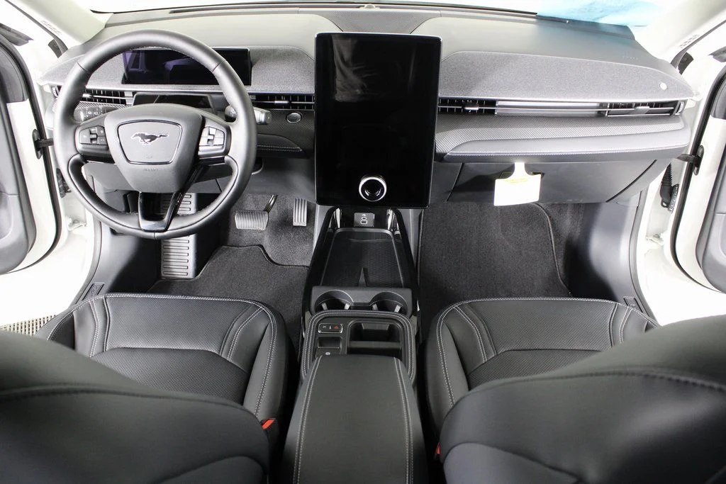 2025 Ford Mustang Mach-E Premium - Photo 28