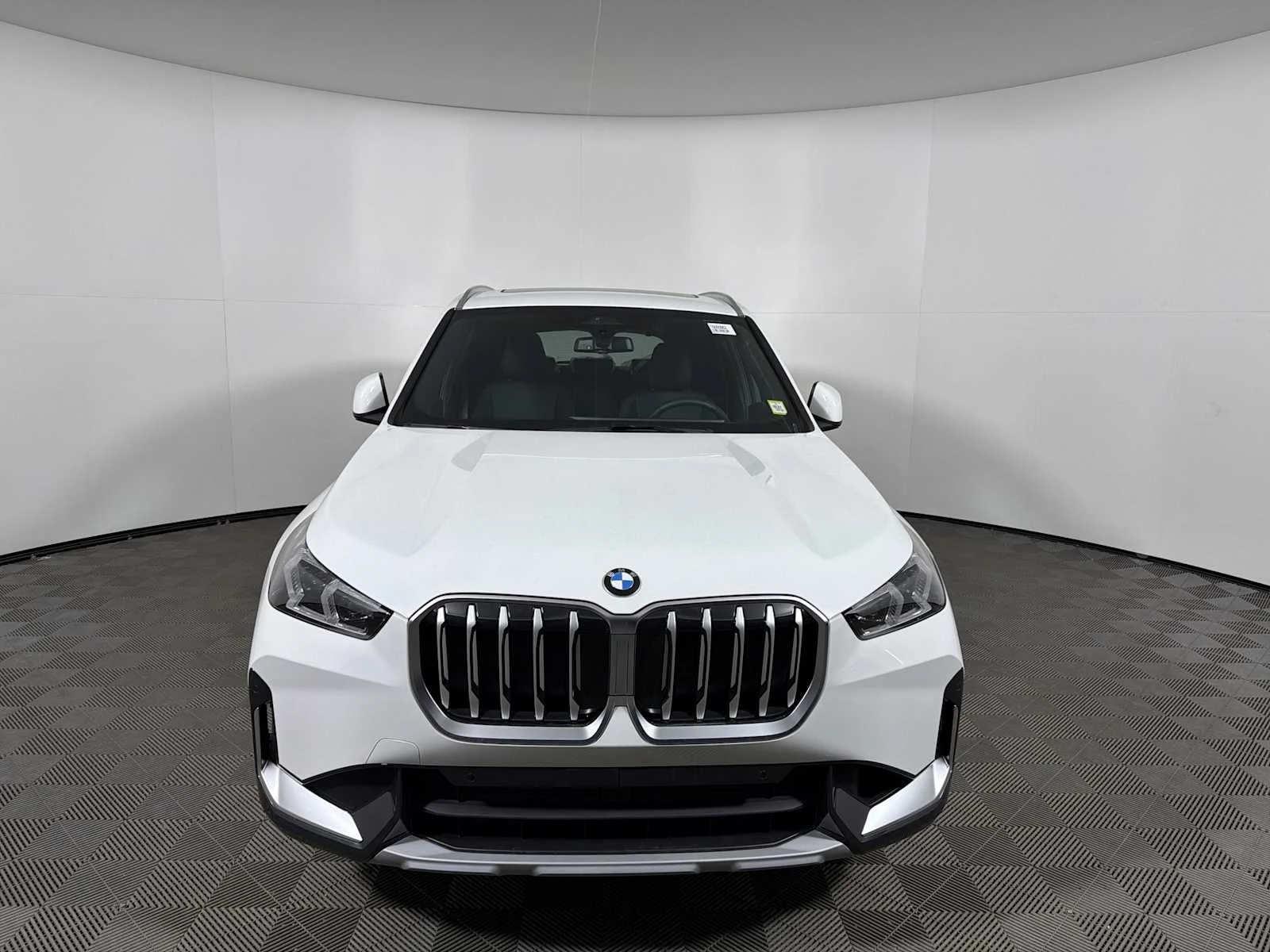 New 2026 Alpine White BMW xDrive28i image 5