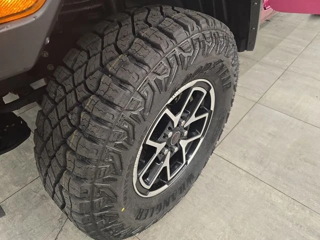 Used 2024 Tuscadero Pearlcoat Jeep Rubicon image 38