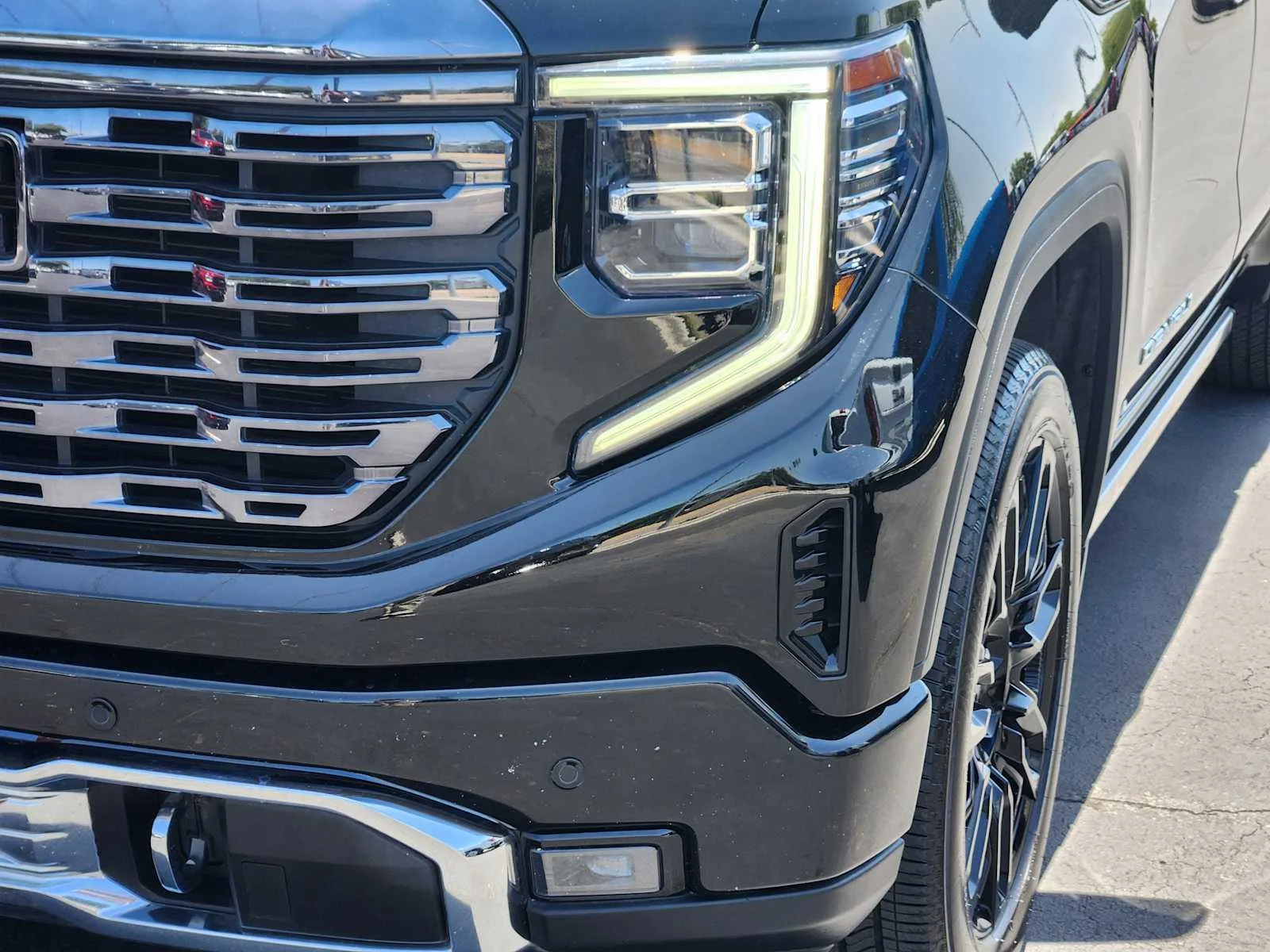 Used 2023 ONYX BLACK GMC Denali Ultimate image 7