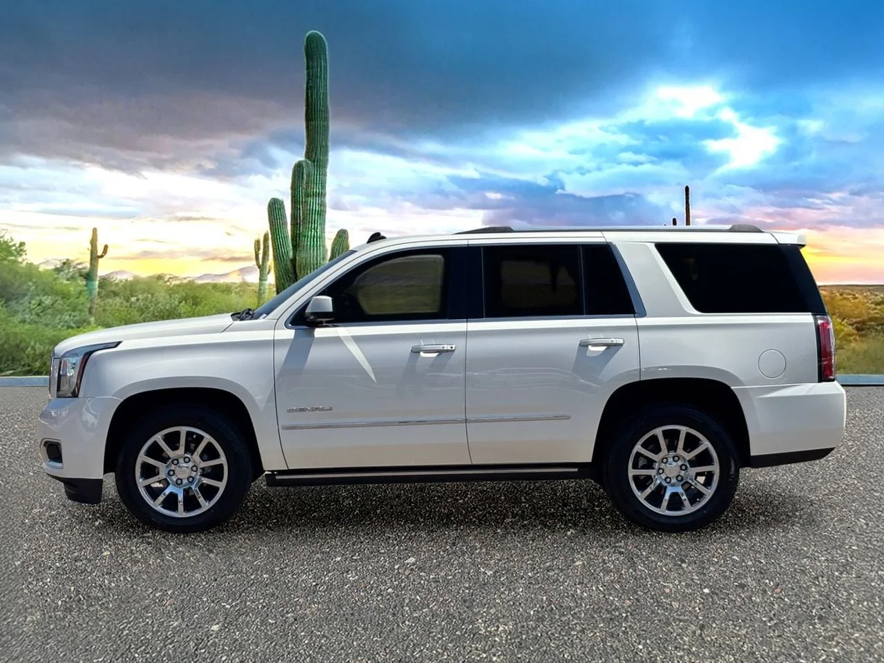 Used 2015 White Diamond Clearcoat GMC Denali image 3