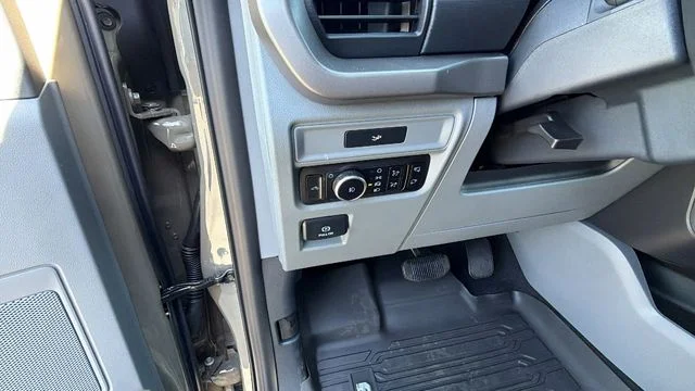 New 2026 Marsh Gray Ford XLT image 31