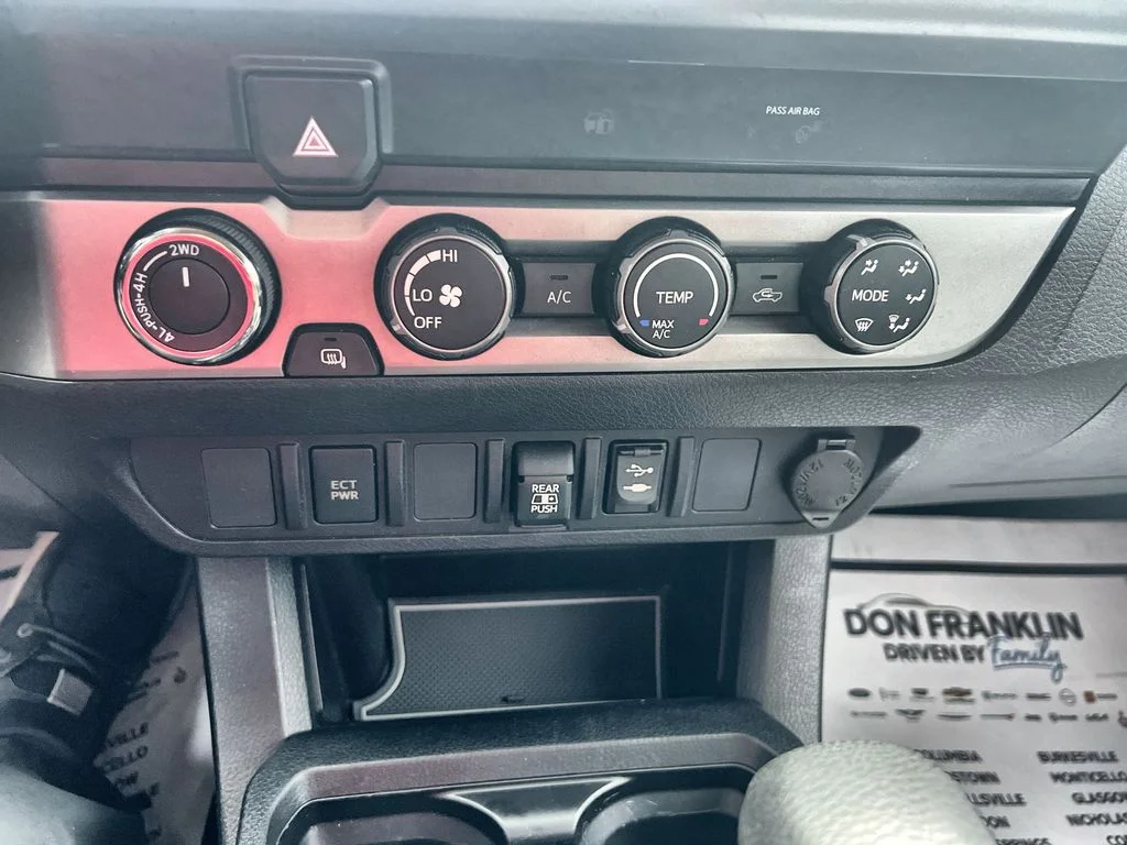 Used 2019 Blue Toyota SR5 image 18