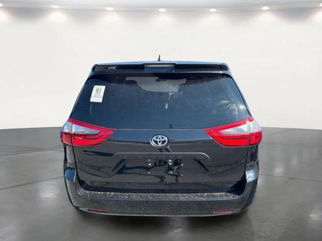 Used 2020 Black Toyota L image 17