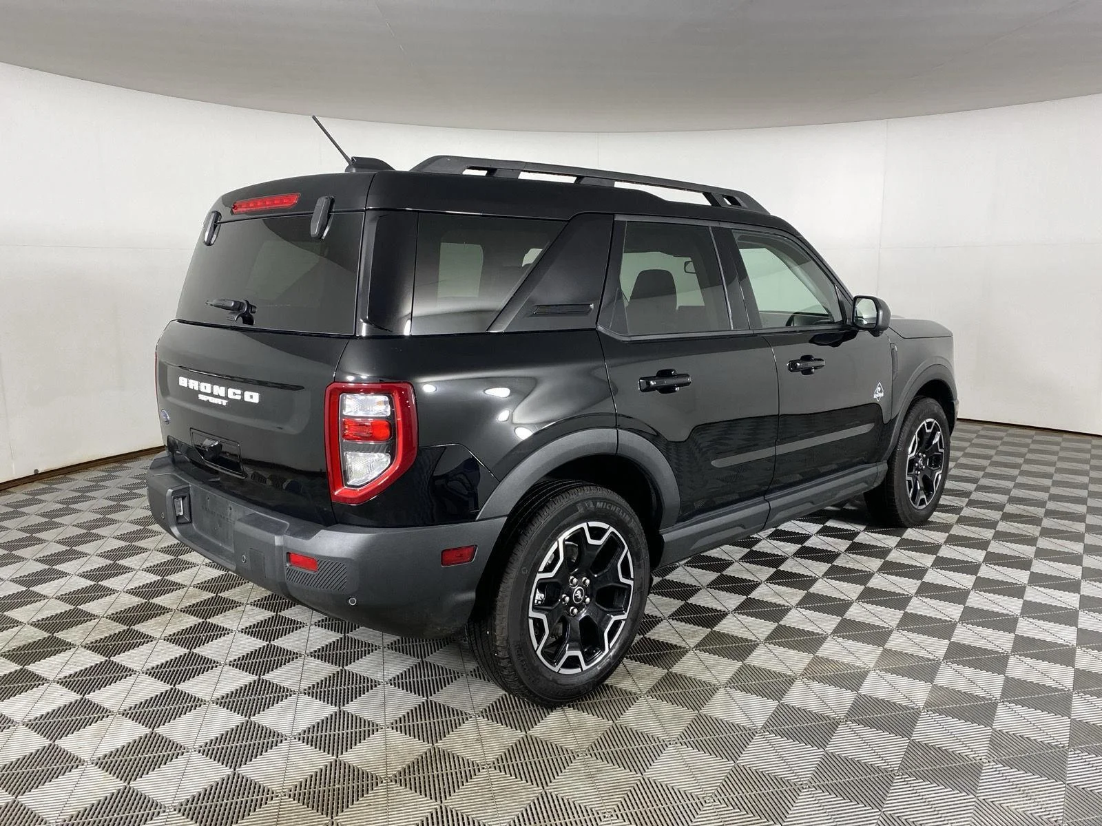 Used 2025 Shadow Black Ford Outer Banks image 7