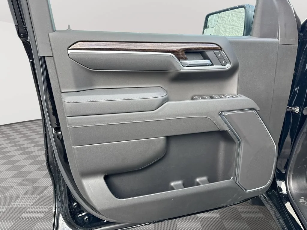 New 2026 Onyx Black GMC Elevation image 22